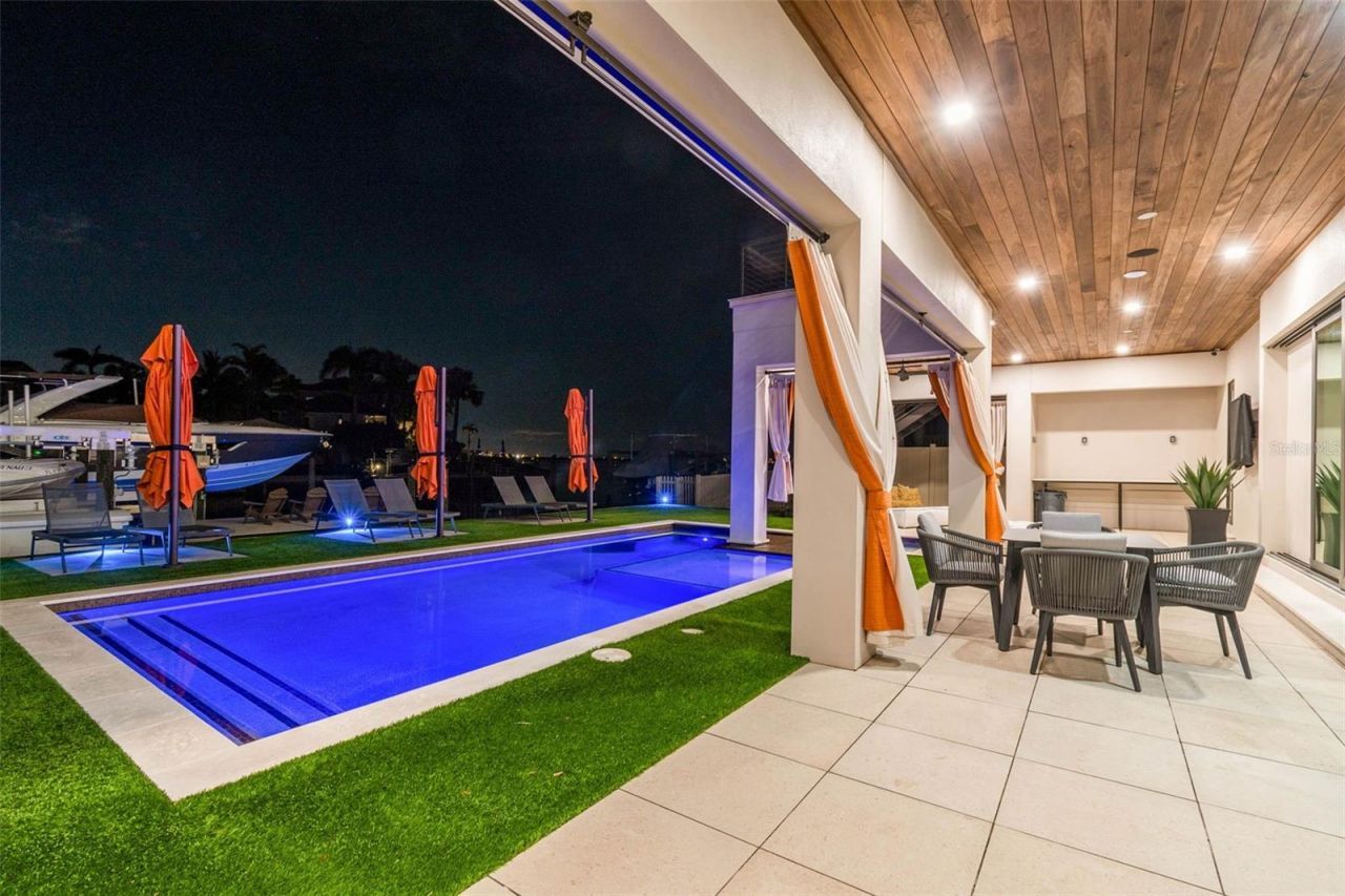 105 9th Street E, Tierra Verde, FL 33715 Photo