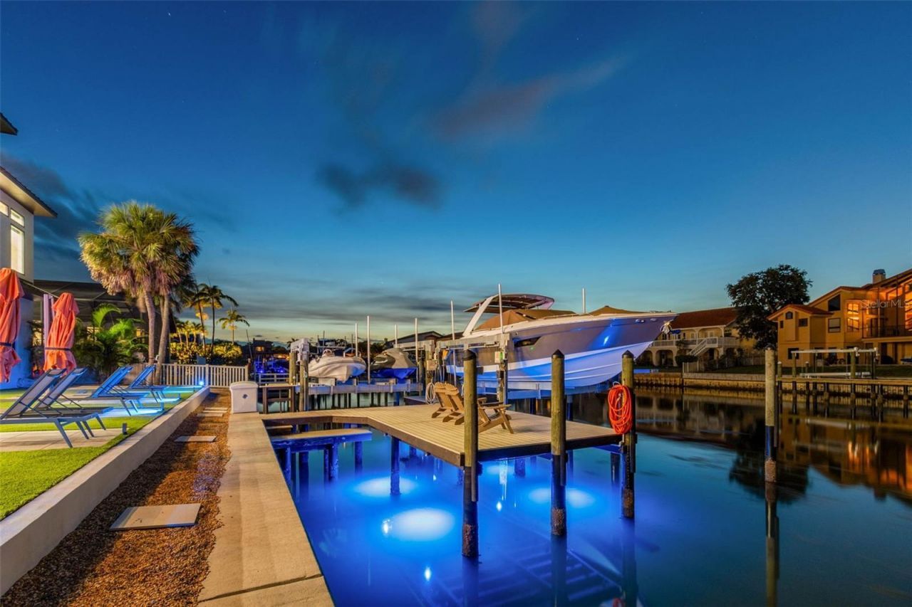 105 9th Street E, Tierra Verde, FL 33715 Photo