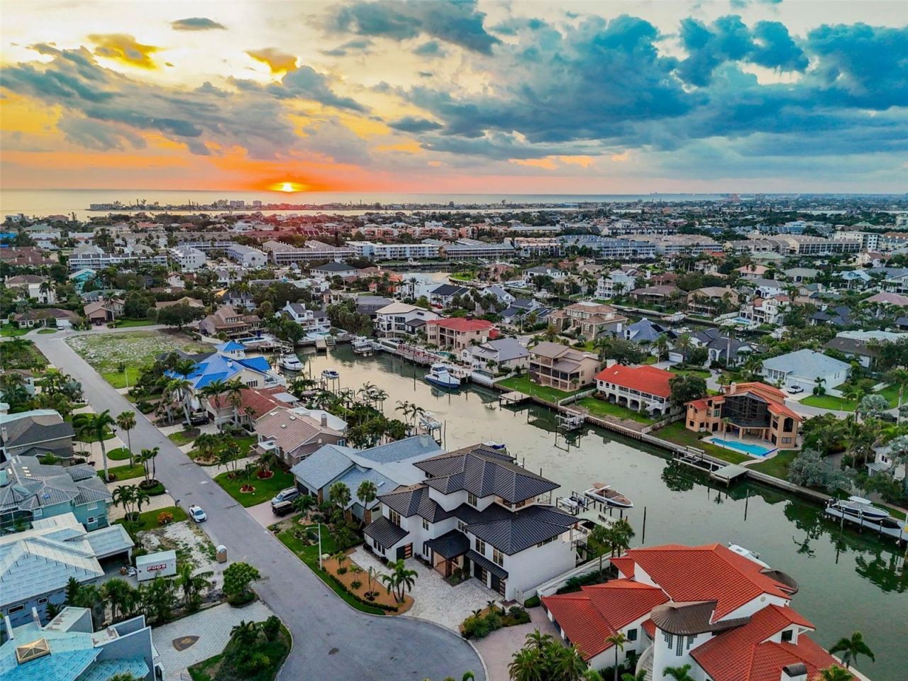 105 9th Street E, Tierra Verde, FL 33715 Photo