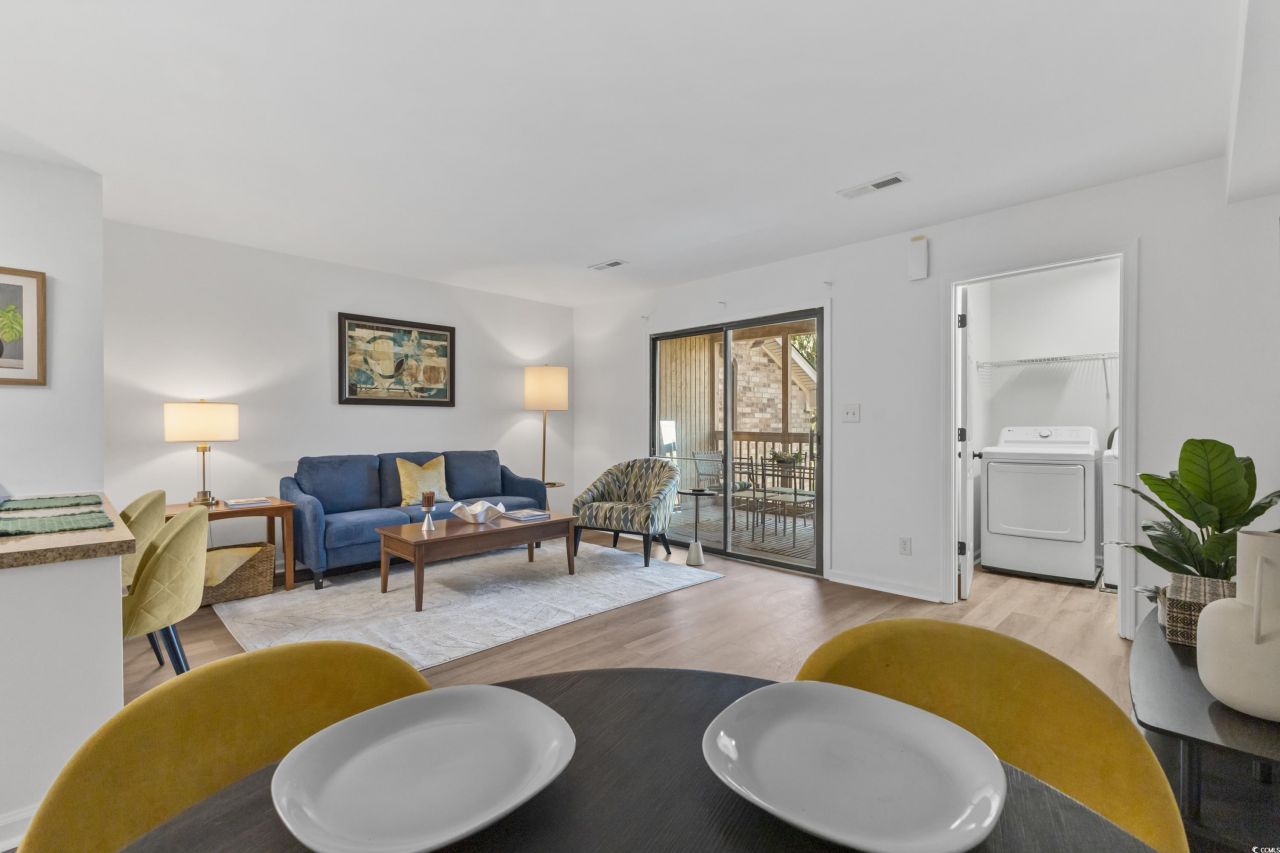 200 Double Eagle Dr. Photo 10