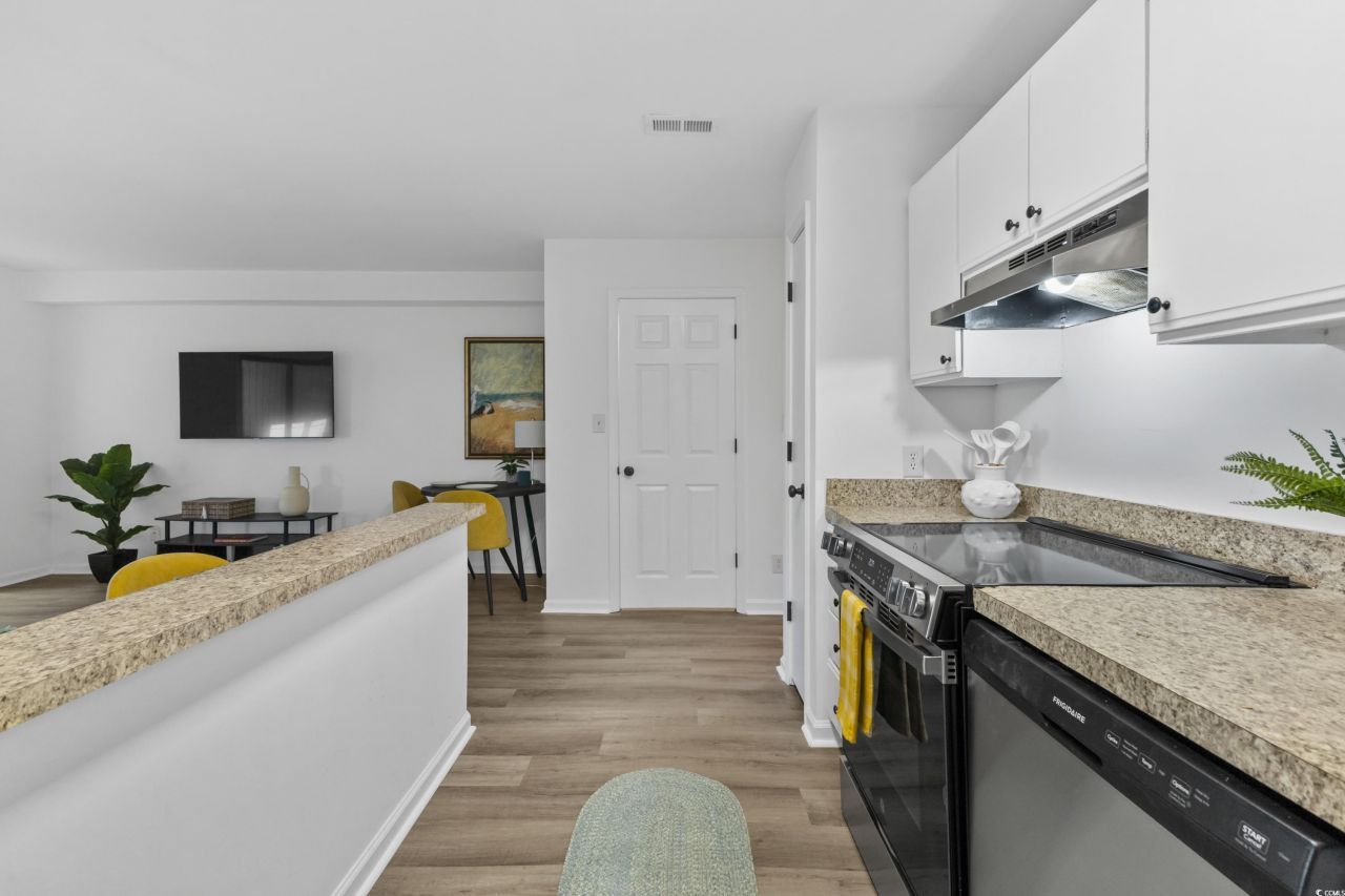 200 Double Eagle Dr. Photo 12