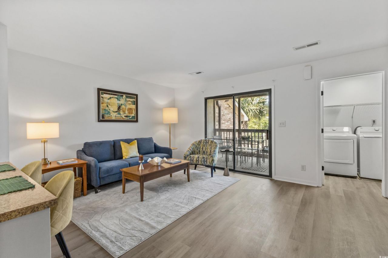 200 Double Eagle Dr. Photo 4