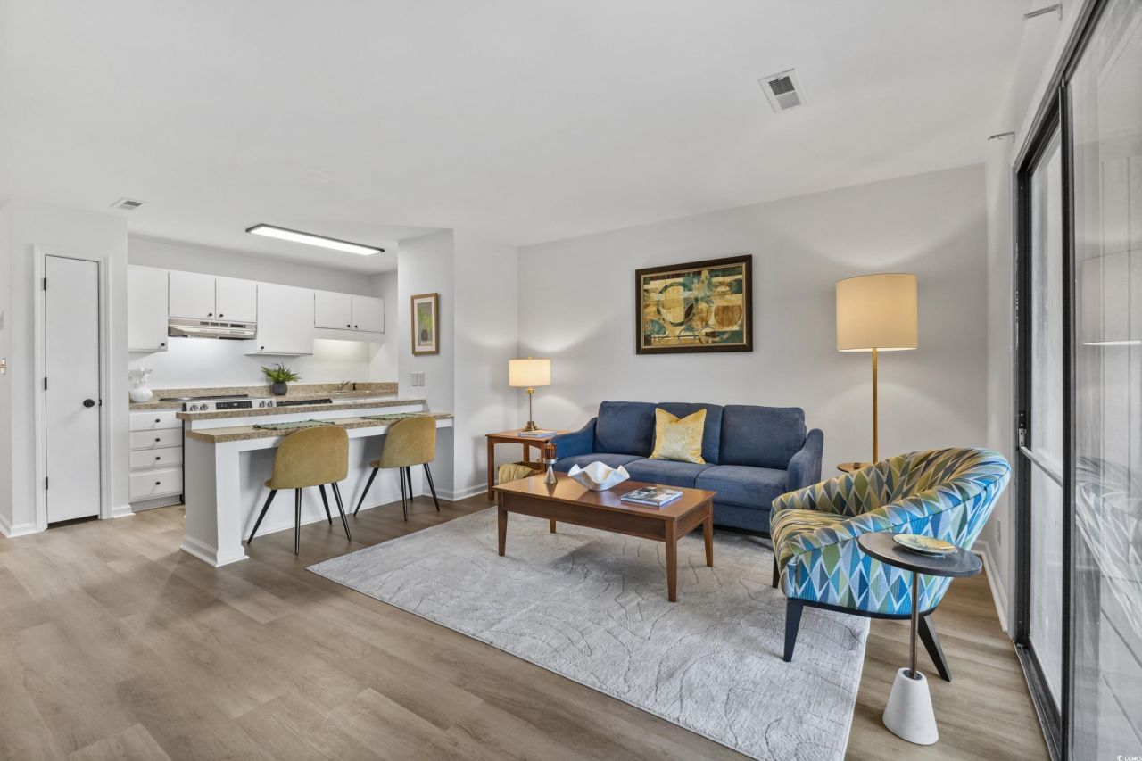 200 Double Eagle Dr. Photo 9