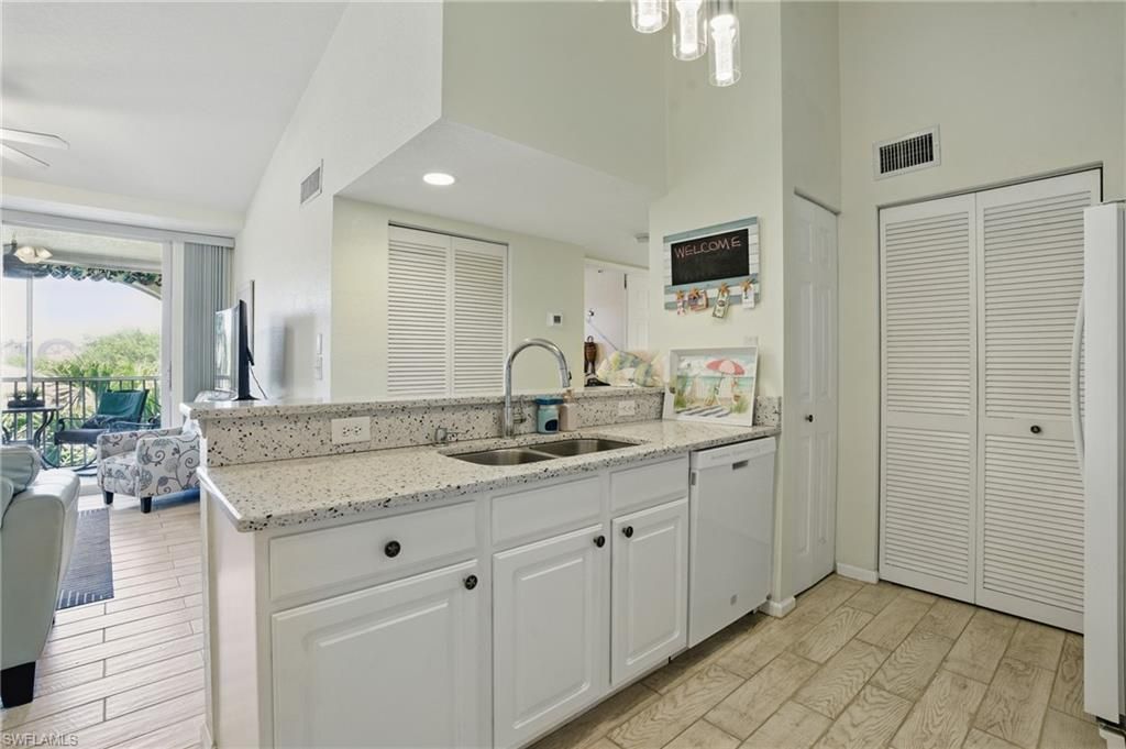 4121 Residence Dr, Unit 324, Fort Myers, FL 33901 Photo