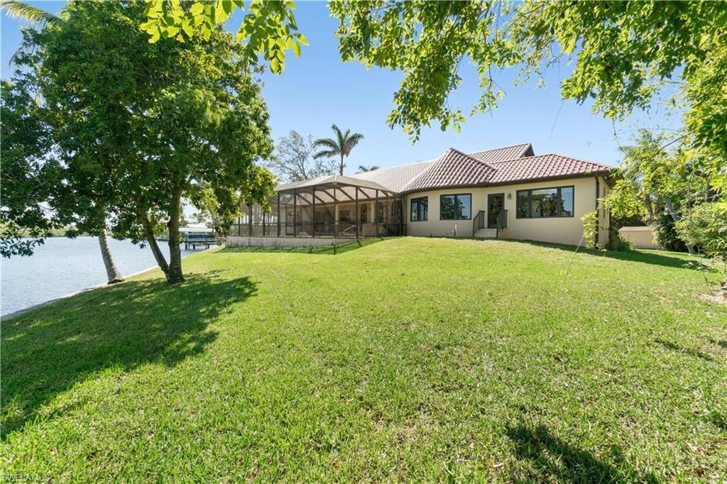 27557 Shore Dr, Bonita Springs, FL 34134 Photo