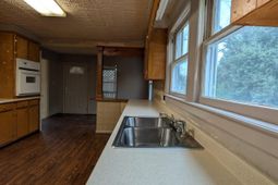 223 Caldwell Street photo 4