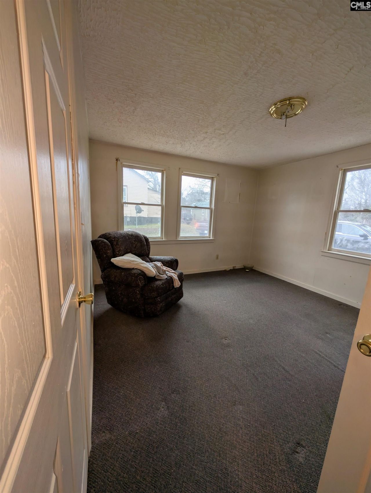 223 Caldwell Street Photo 6