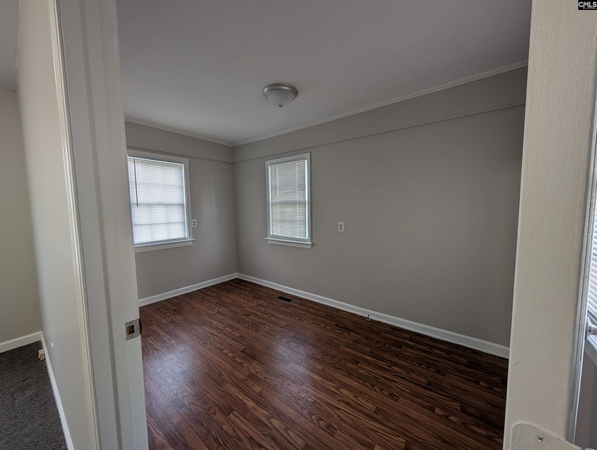 223 Caldwell Street Photo 8