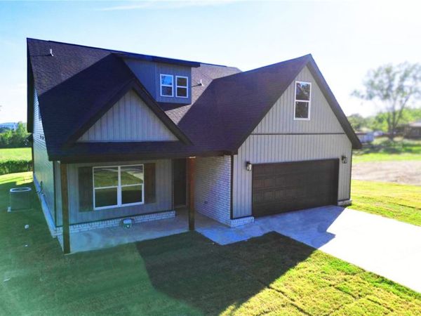 325 E Nashville Street, Greenwood, AR 72936