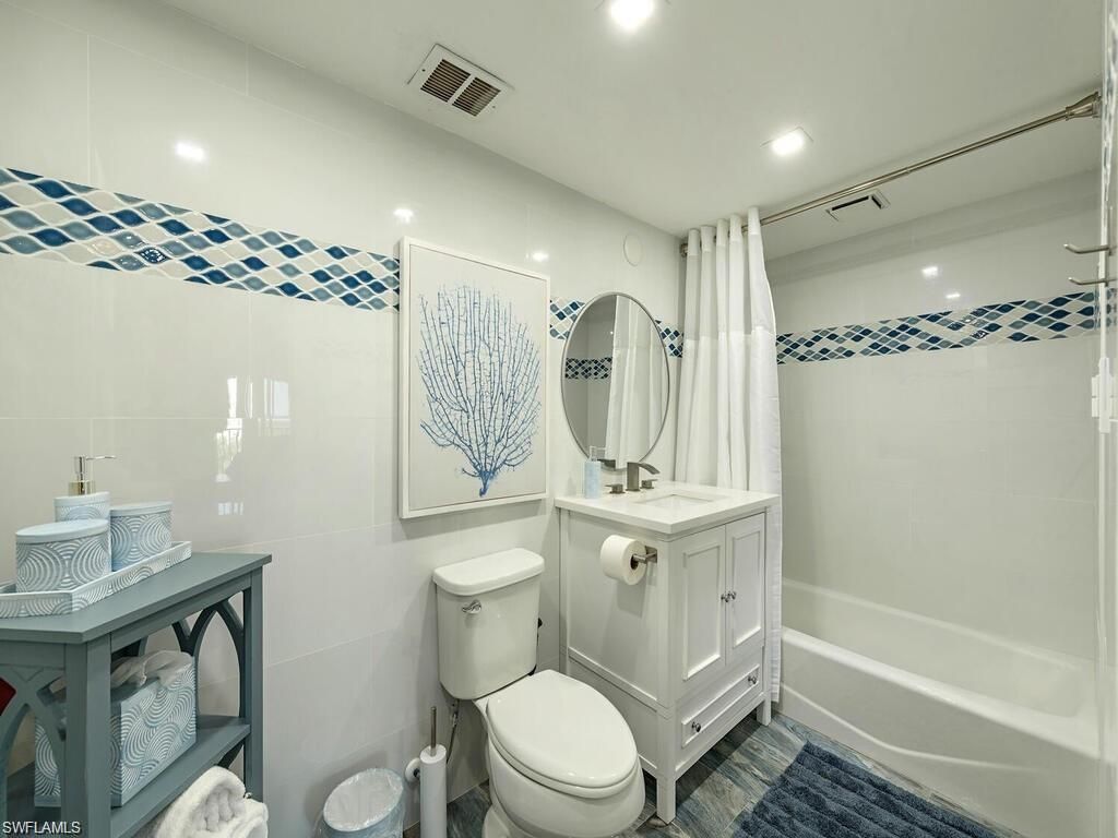 1 Bluebill Ave, Unit 703, Naples, FL 34108 Photo
