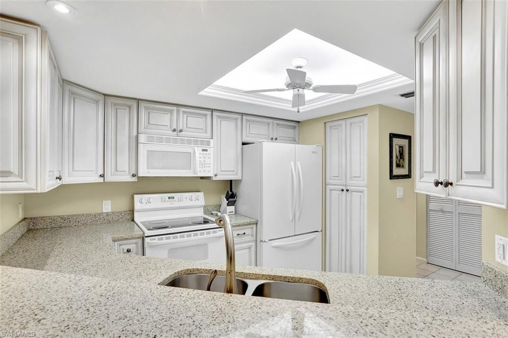 5899 Chanteclair Dr, Unit 226, Naples, FL 34108 Photo