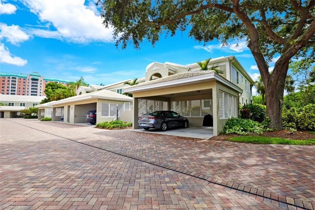 5897 Chanteclair Dr, Unit 313, Naples, FL 34108 Photo