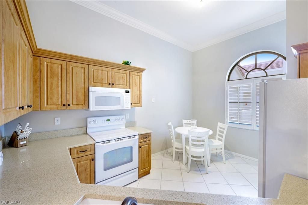 6525 Valen Way, Unit D-302, Naples, FL 34108 Photo