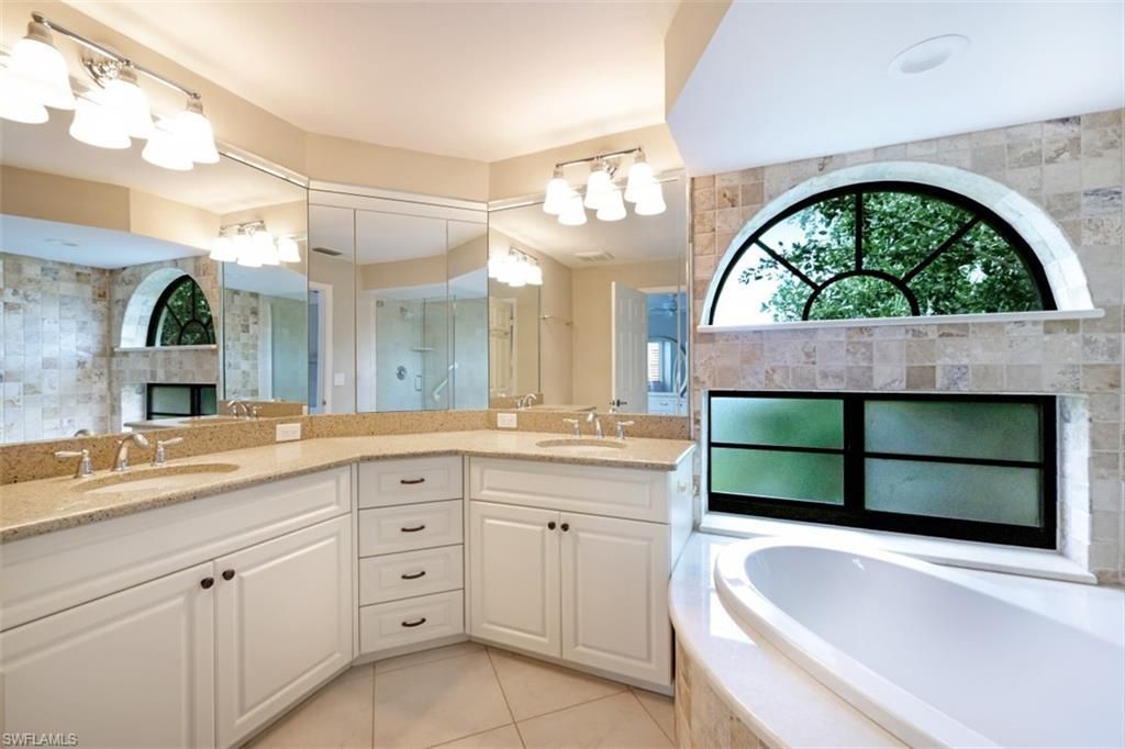 6525 Valen Way, Unit D-302, Naples, FL 34108 Photo
