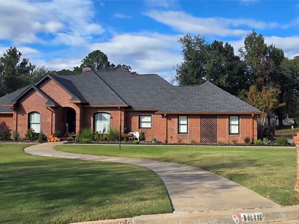1818 Muirfield, Ada, OK 74820