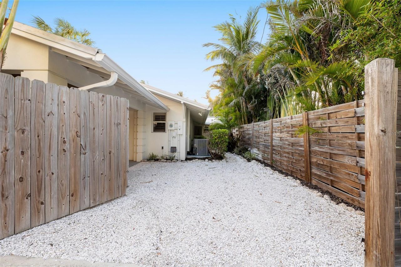 350 Gilchrist Avenue, Boca Grande, FL 33921 Photo