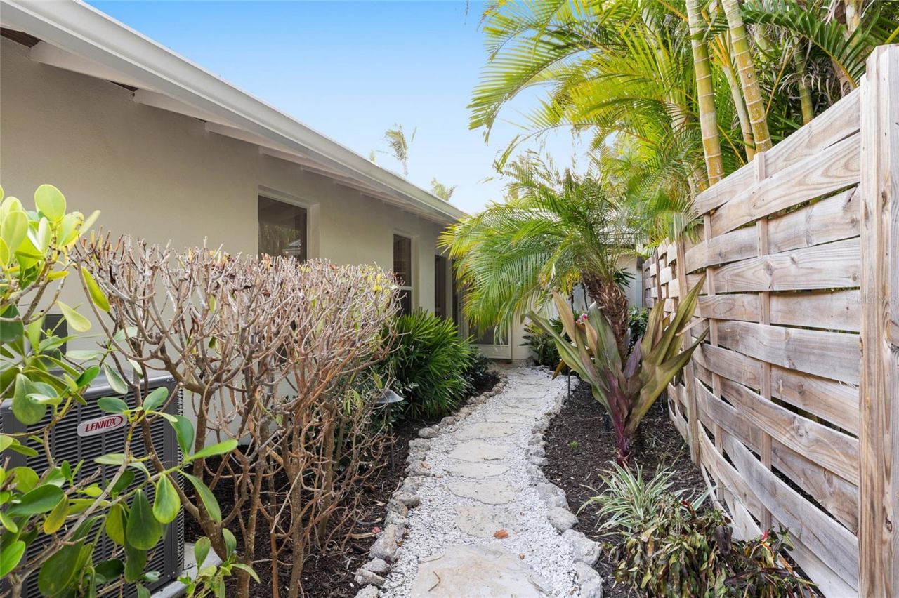 350 Gilchrist Avenue, Boca Grande, FL 33921 Photo