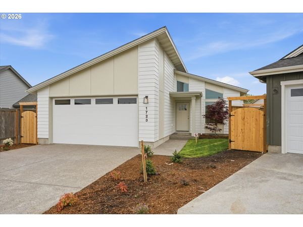 1723 SE Hankel ST, Dallas, OR 97338