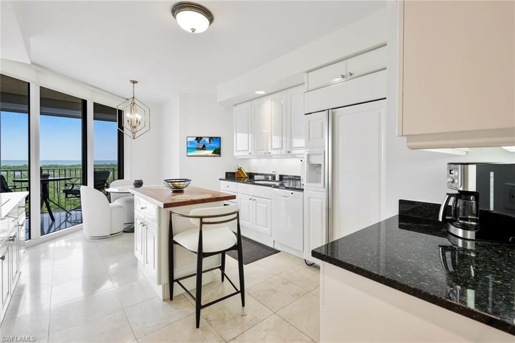 6597 Nicholas Blvd, Unit 705, Naples, FL 34108 Photo