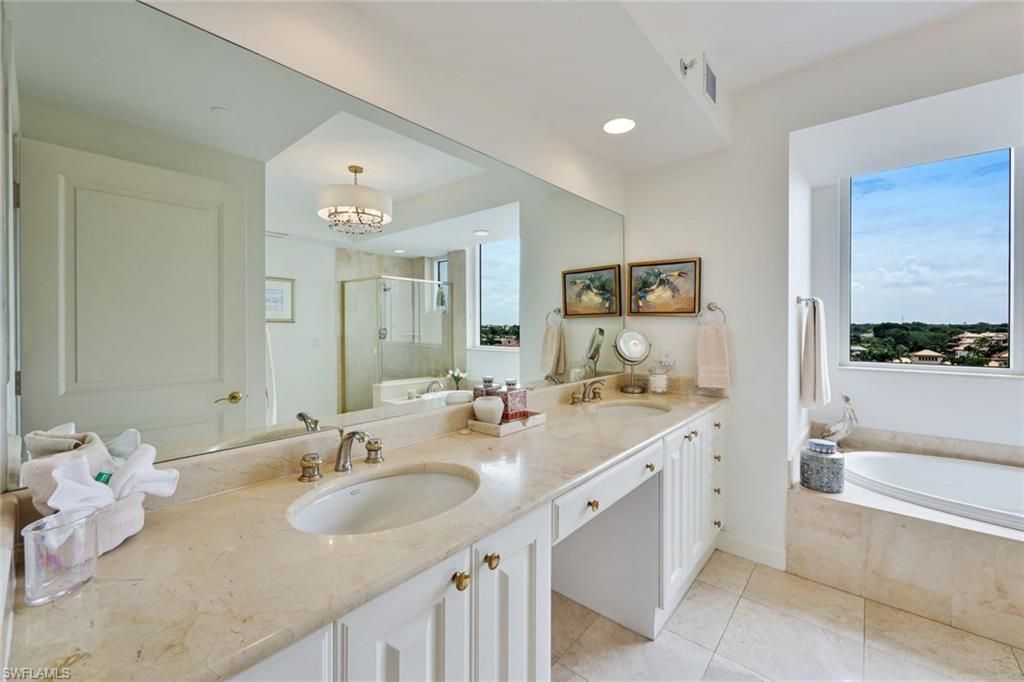 6597 Nicholas Blvd, Unit 705, Naples, FL 34108 Photo