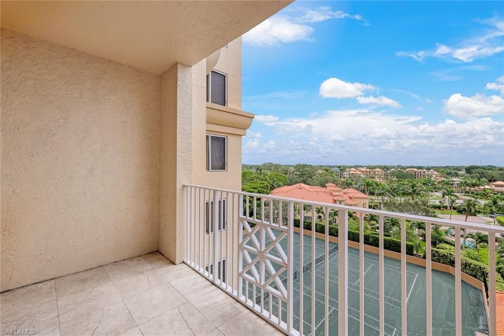 6597 Nicholas Blvd, Unit 705, Naples, FL 34108 Photo