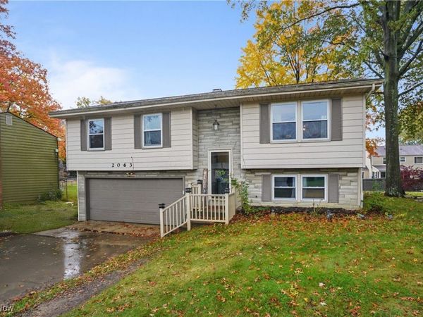 2063 Woodland Trace, Youngstown, OH 44515