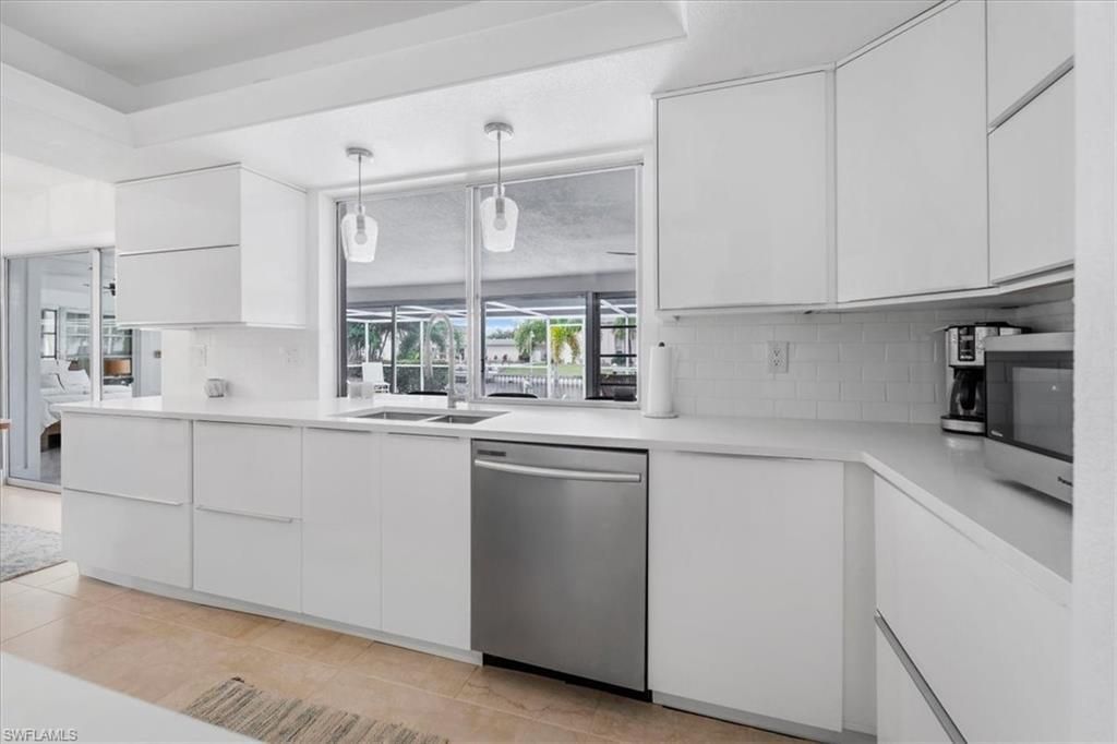 3908 SE 16th Pl, Cape Coral, FL 33904 Photo