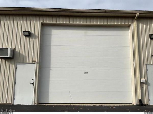 32961 Pin Oak Parkway, Unit 109, Avon Lake, OH 44012