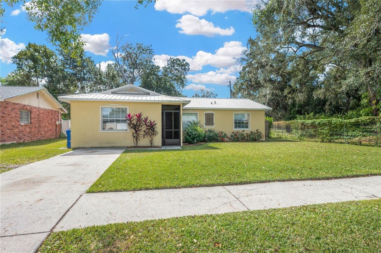 721 Holly Terrace, Brandon, FL 33511 Main Photo