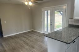 571 SW Sherrie Lane photo 4