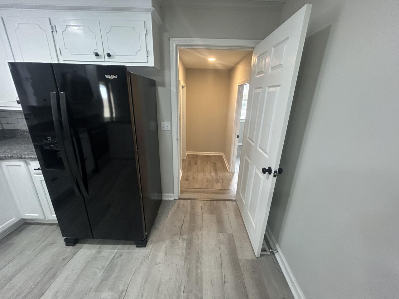 571 SW Sherrie Lane Photo 9