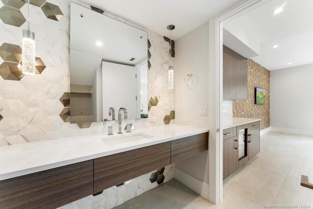 53 SE Seminole Street, Unit 1A, Stuart, FL 34994 Photo