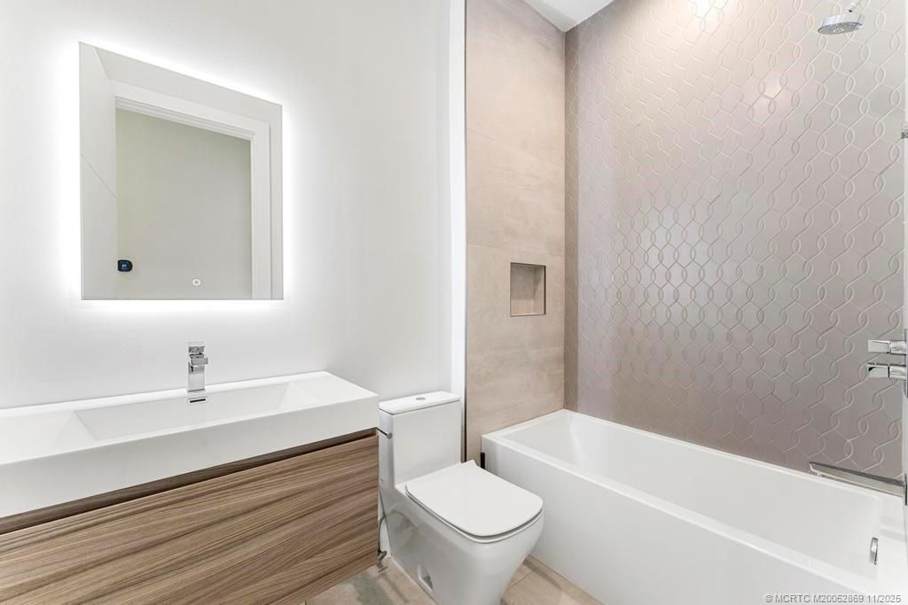 53 SE Seminole Street, Unit 1A, Stuart, FL 34994 Photo