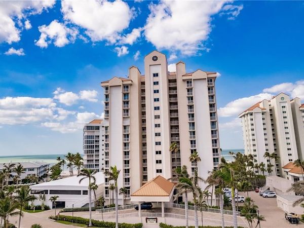 40 Seagate DR, Unit 202A, NAPLES, FL 34103