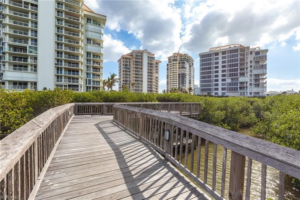 40 Seagate Dr, Unit 202A, Naples, FL 34103 Photo