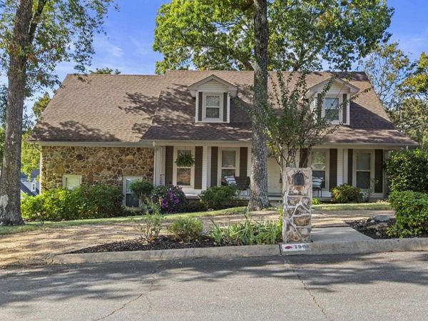 7901 Coleridge Dr, North Little Rock, AR 72116