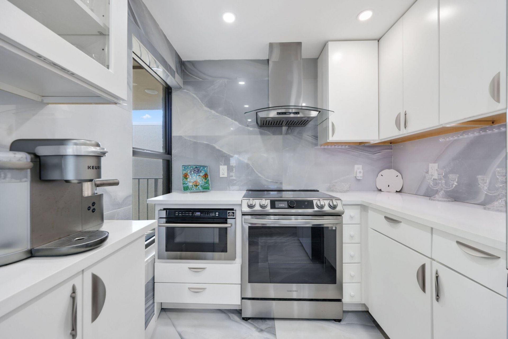 12 Royal Palm Way, Unit 605, Boca Raton, FL 33432 Photo