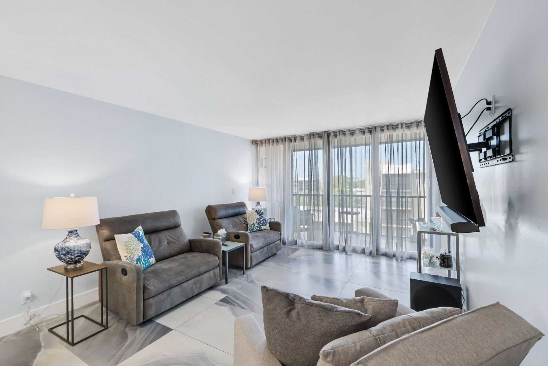 12 Royal Palm Way, Unit 605, Boca Raton, FL 33432 Photo