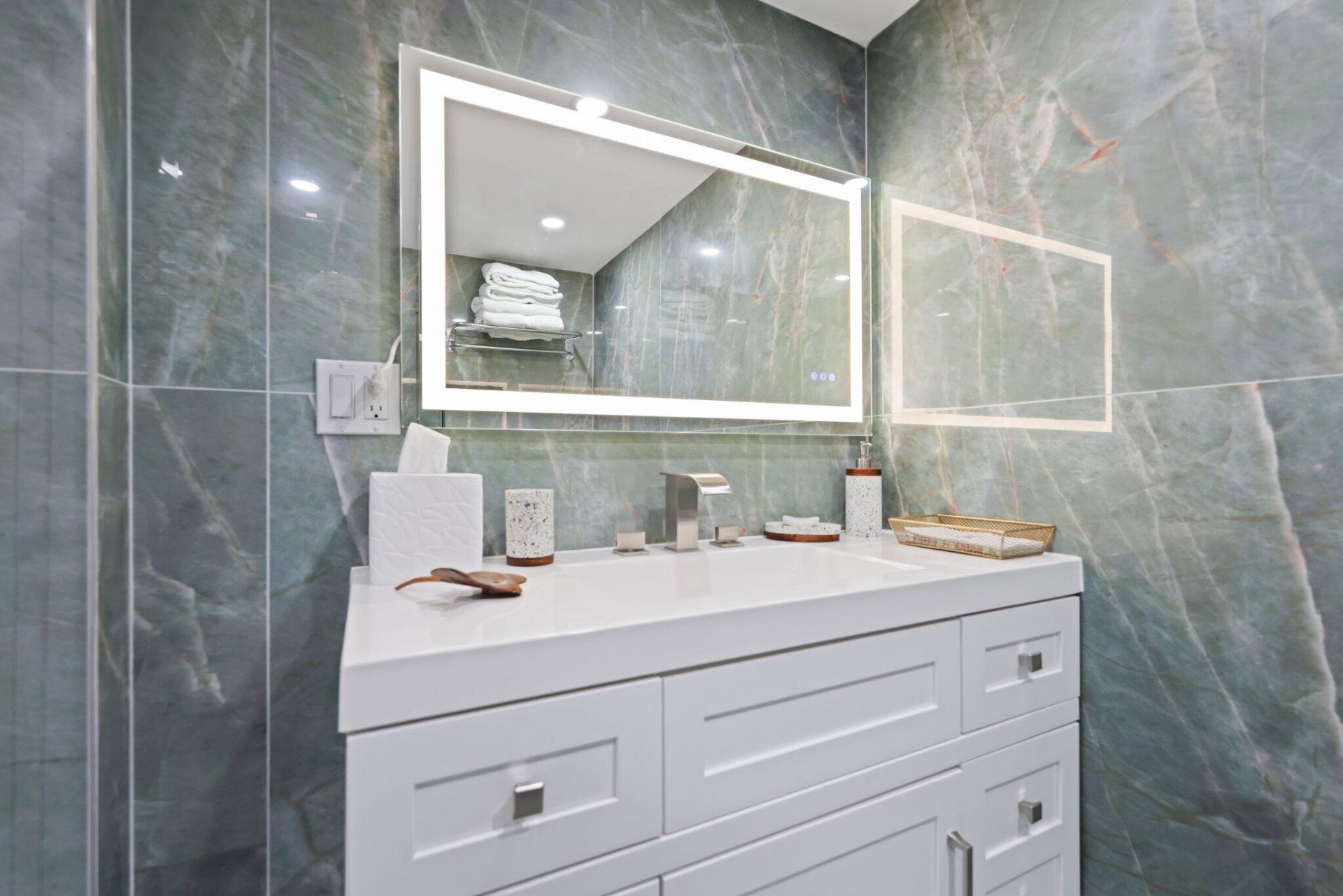 12 Royal Palm Way, Unit 605, Boca Raton, FL 33432 Photo