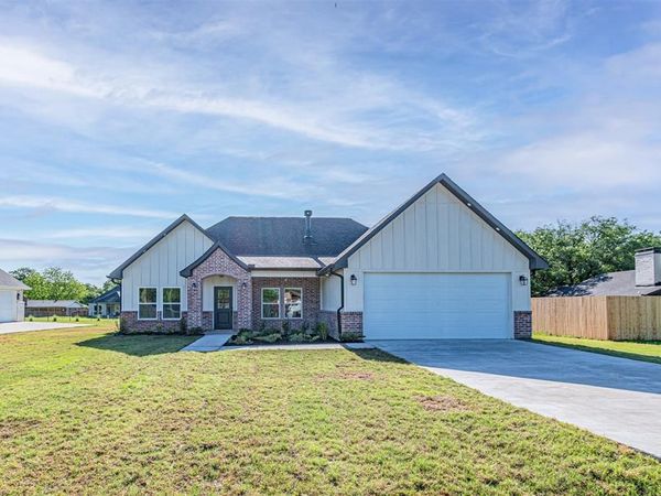 130 Whipporwill Drive, Wills Point, TX 75169