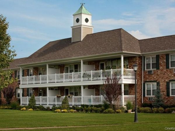 65 Prospect Avenue, Unit 8W, Hewlett, NY 11557