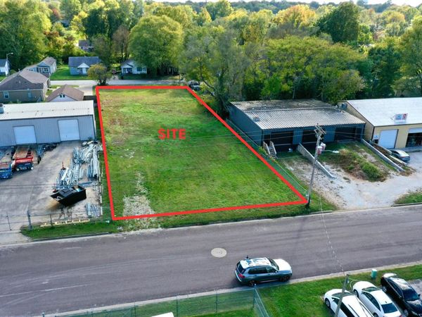 2111 E Cairo Street, Springfield, MO 65802