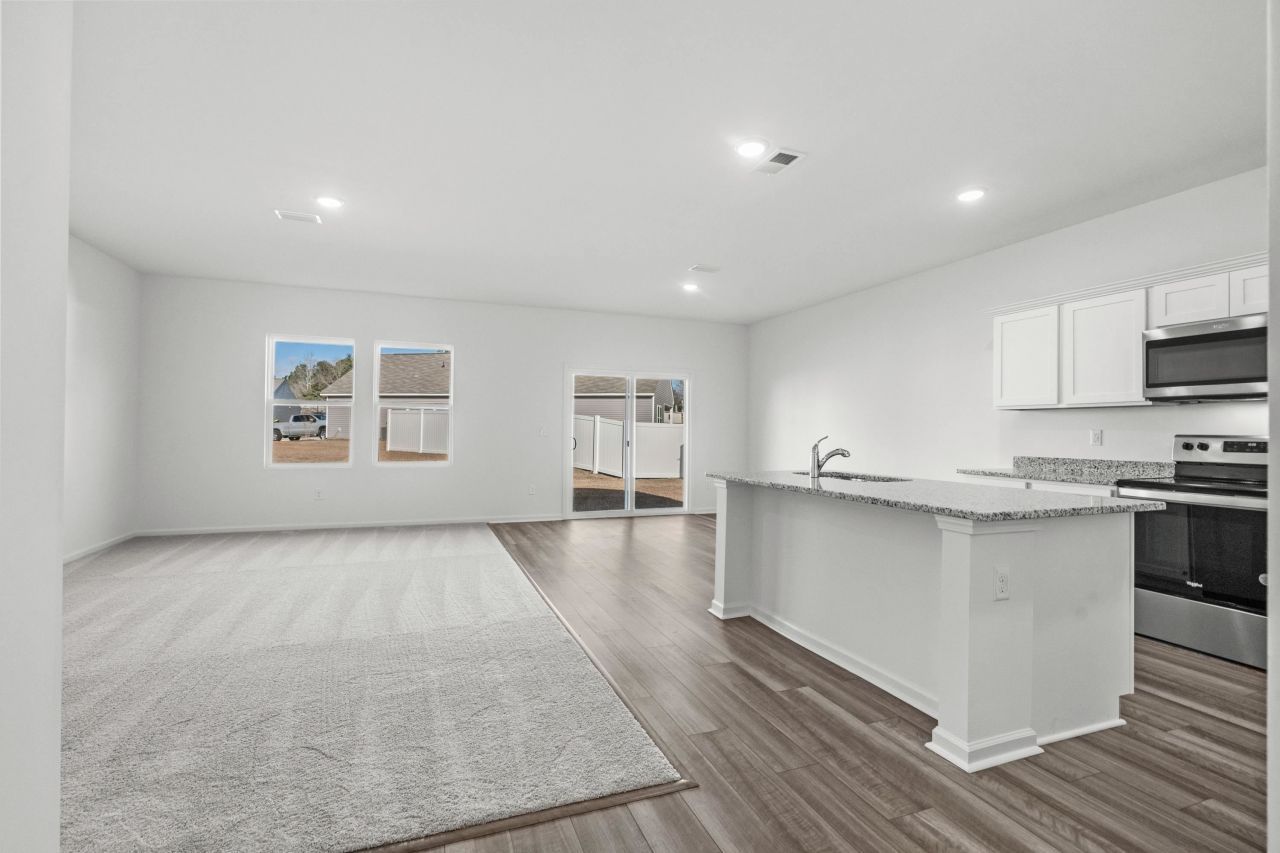 349 Sporting Dr Photo 6