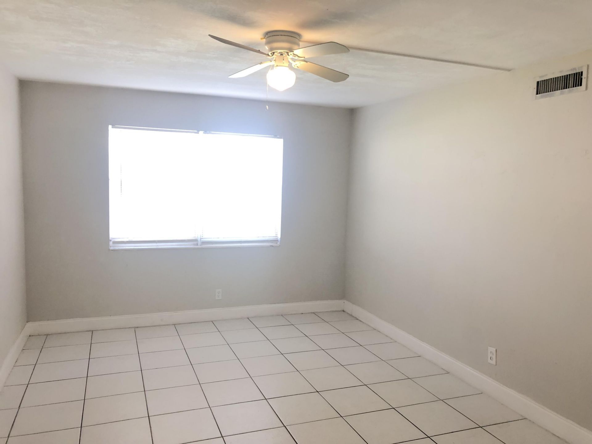 5317 NW 18th Street, Unit 2B, Fort Lauderdale, FL 33313 Photo