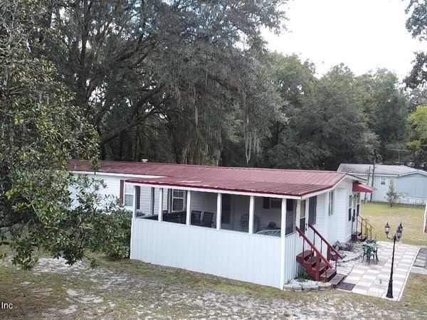 106 HELEN Avenue, Interlachen, FL 32148