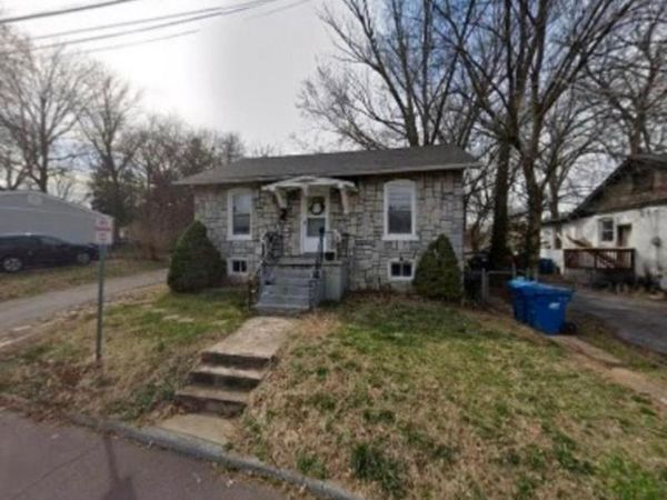 2527 Leslie Avenue, Overland, MO 63114