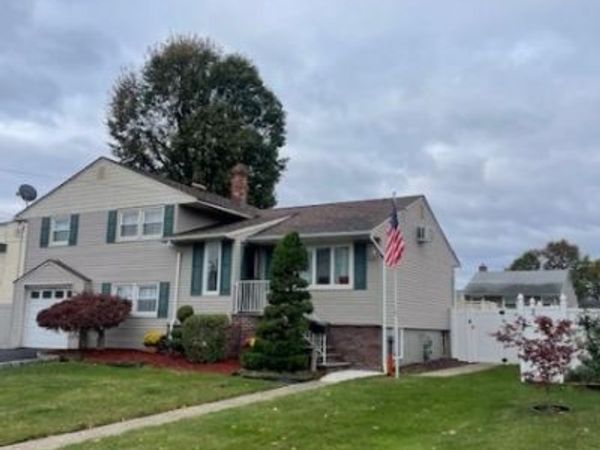 9 Donovan Ave, Carteret, NJ 07008