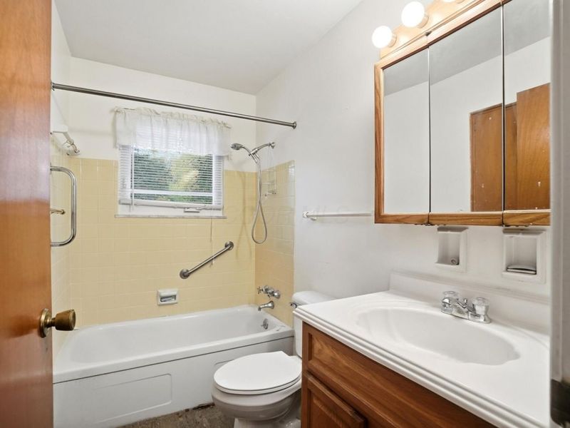 686 Plymouth Street, Worthington, OH 43085 Photo 8