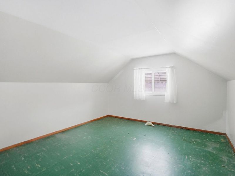 686 Plymouth Street, Worthington, OH 43085 Photo 9