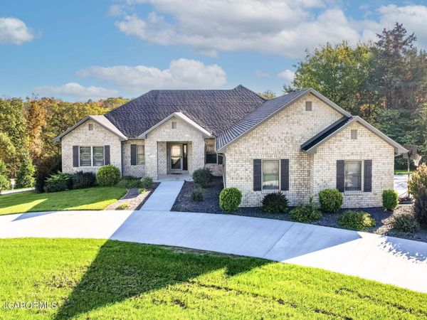 245 VIRGINIA TRAIL, Jefferson City, MO 65109